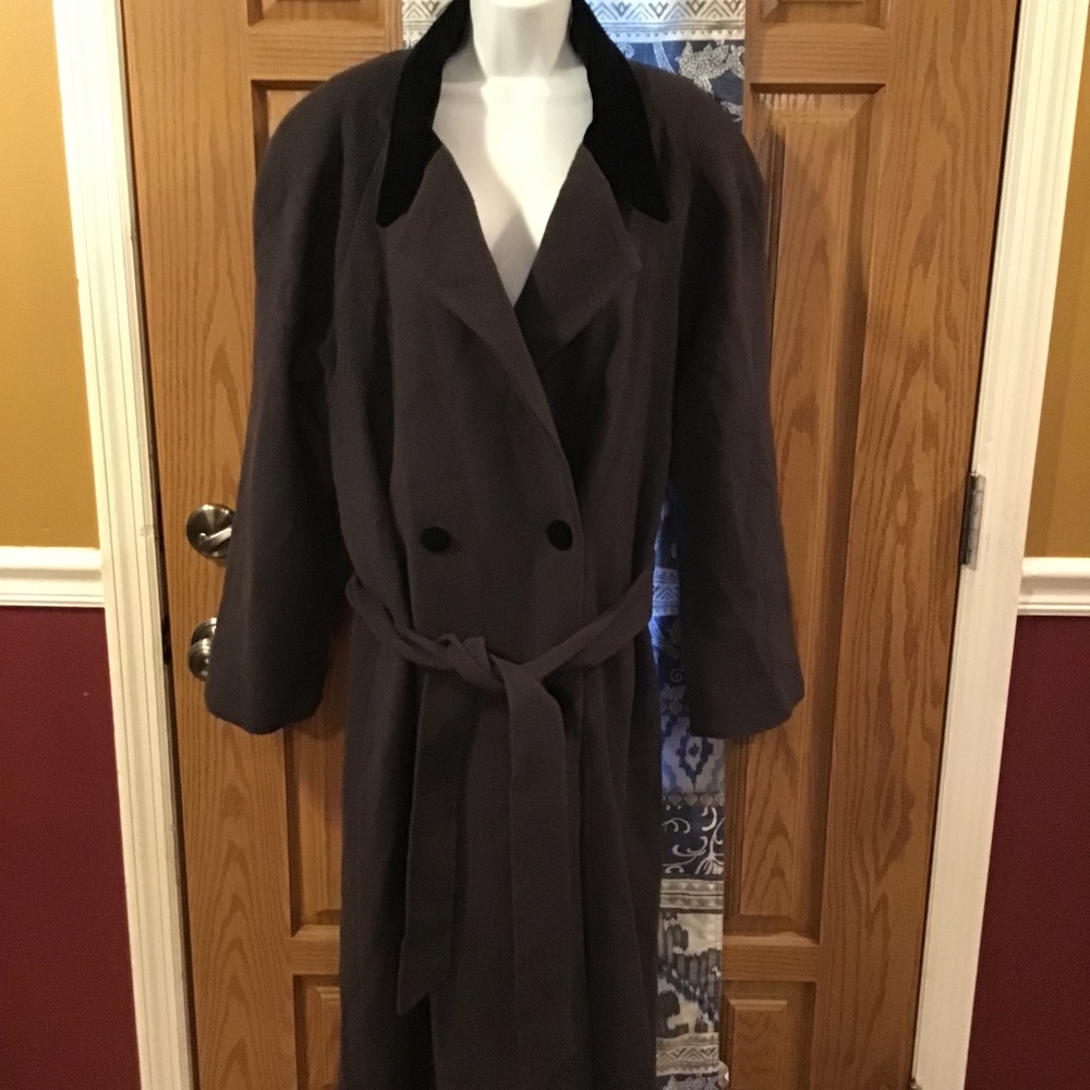 💚3/$25 MDP size 14 dark gray coat with black buttons and collar